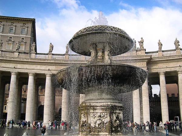 Fountaina Front Papal Basilica Peter Vatican Simply Peter Basilica Italian — Stock Photo, Image