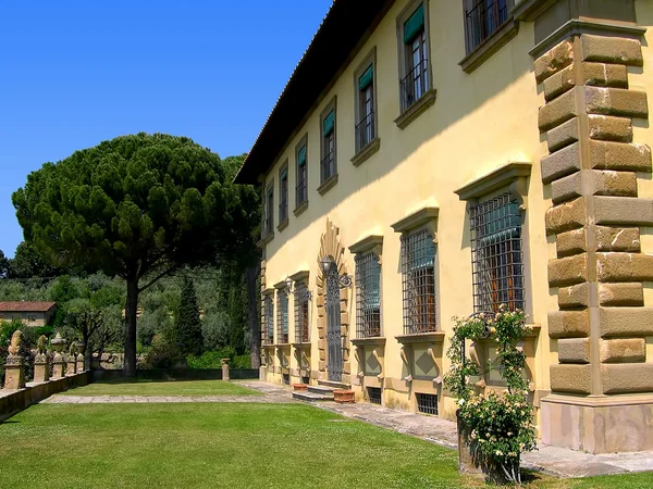 Italienischer garten bei settignano in der toskana italien — Stockfoto