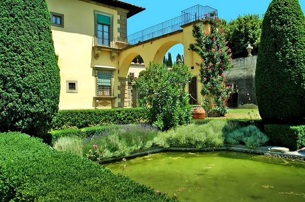 Ιταλικό κήπο στο settignano, στην Τοσκάνη της Ιταλίας — Φωτογραφία Αρχείου
