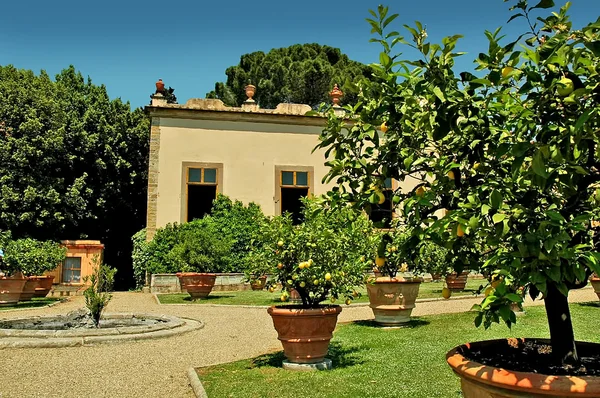 Włoskim ogrodem w settignano w Toskanii, Wlochy — Zdjęcie stockowe