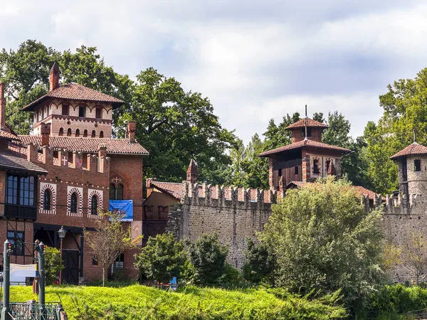 Borgo Medievale Castello Dove Elementi Edifici Provenienti Tutta Italia Sono — Foto Stock