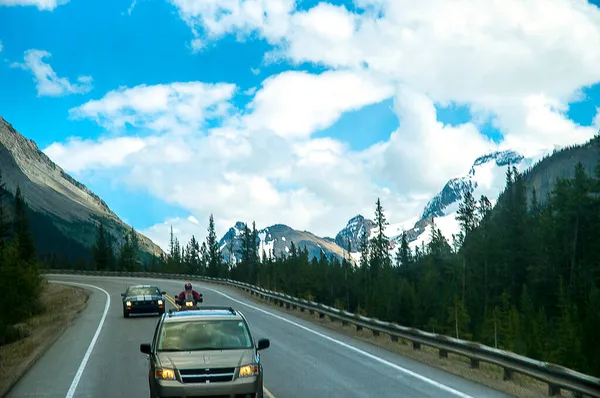 Trans Canadian Highway Καθώς Διασχίζει Jasper National Park Στο Δυτικό — Φωτογραφία Αρχείου