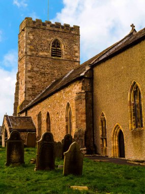 Cadılar Bayramı Kilisesi, Great Mitton, Lancashire kilisesi. Bir Anglikan kilisesi. Kilisedeki en eski kumaş 13. yüzyılın sonlarına ait. Bu ortaçağ Kilisesi, Simon Jenkins 'in İngiltere' nin en iyi 1000 kilisesinde yer almaktadır.. 