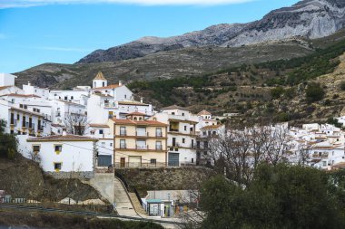 Sedella is a pretty rural town situated inland from Malaga city and from the coastal resort of Torre de Mar. Set in the Axarquia region, an area of outstanding natural beauty, Sedella sits on the stunning Mudejar Architecture Route