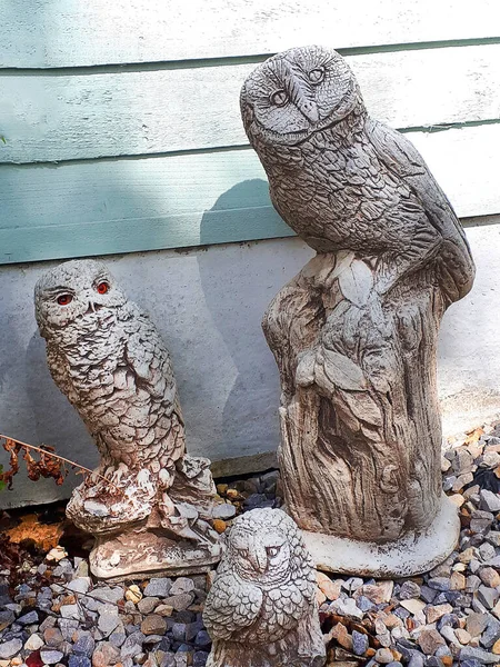 Stone Garden Ornament Owls Japanese Oriental Themed Garden North England — Foto de Stock