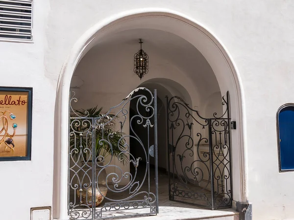 Beautiful Entrance Building Isle Capri Italy Capri Has Been Resort — Zdjęcie stockowe