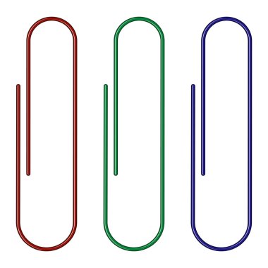 Beyaz bir arka plan üzerinde renkli ataç kümesi