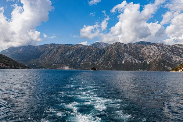 科托尔湾 黑山西南部的亚得里亚海 其保存完好的中世纪城镇群Kotor Tivat Perast和Herceg Novi 旅行和欢乐的概念 美丽的海景 — 图库照片
