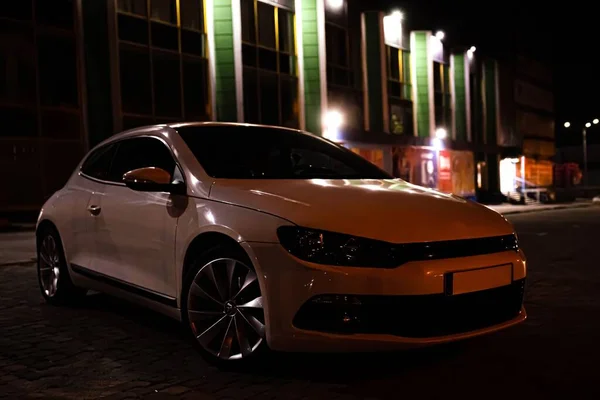 Modern Luxury White Sedan Doors Sport Car Parked Night Parking — Foto Stock