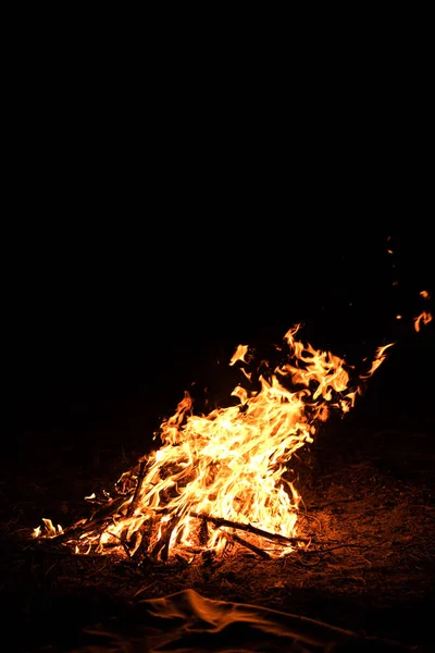 Orange Flames Fire Remnants Bonfire Sparks Forest Glade Night Riverside — Stock Photo, Image