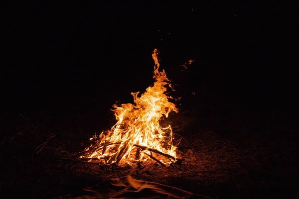 Orange Flames Fire Remnants Bonfire Sparks Forest Glade Night Riverside — Stock Photo, Image