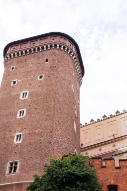 Wawel Kalesi, Krakow 'un merkezinde bulunan bir kale ikametgahıdır.