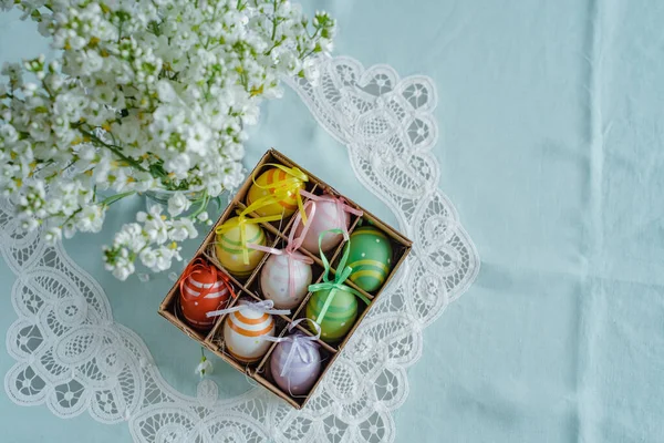 Fondo Colorido Huevos Pascua Cerrar Huevos Pascua Colores Una Cesta — Foto de Stock