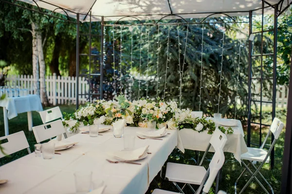 Table Mariage Décorations Fleurs Fraîches Pour Cérémonie Mariage — Photo