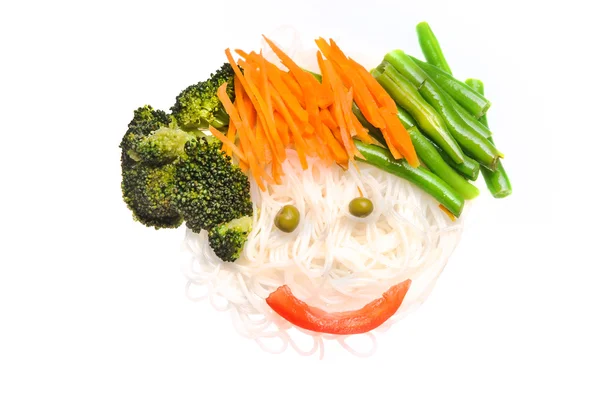 mutlu yüz yapılmış sebze ve erişte 