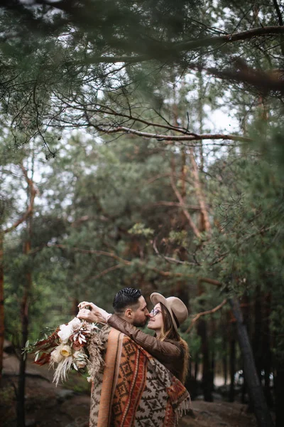 Boho Style Wedding Forest Bride Groom Embrace Covered Navajo Indian — Foto Stock