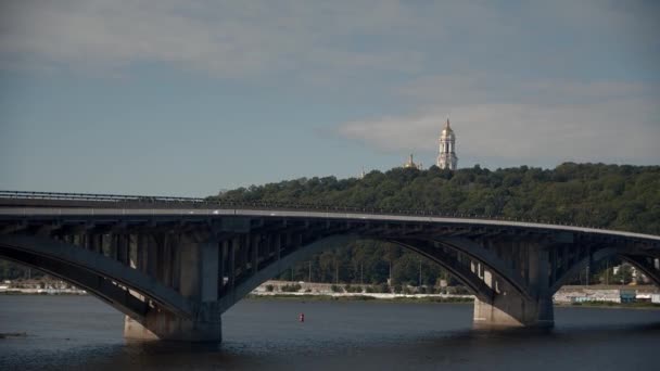 Мост Через Днепр Вид Старый Город Солнечную Погоду Видео Замедленного — стоковое видео