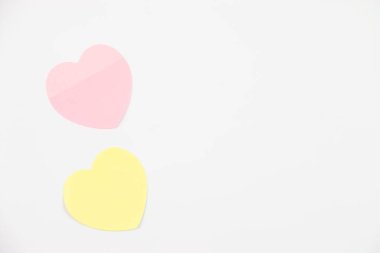 Kalp şeklinde not kağıtları.