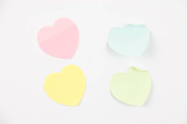 Kalp şeklinde not kağıtları.