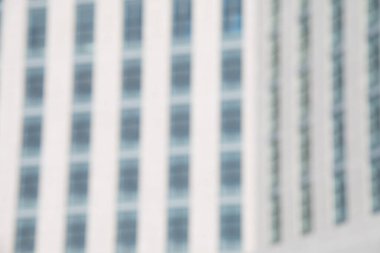 Beyaz bir ofis binası