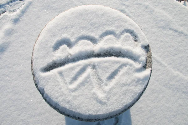 Herz Auf Schnee Gezeichnet — Stockfoto