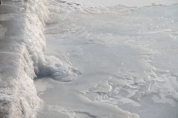 Zamrzlá Řeka Zimě — Stock fotografie