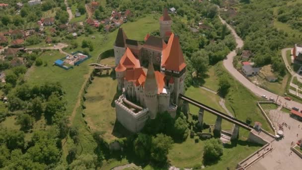 Romanya Nın Hunedoara Kentindeki Hunyad Kalesinin Havadan Görünüşü Kale Kalenin — Stok video