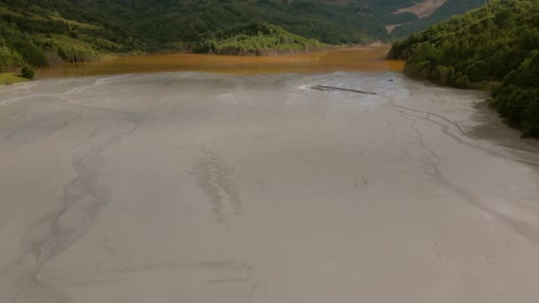 Vista Aves Sobre Lago Geamana Rosia Montana Rumania Imágenes Aéreas — Vídeos de Stock