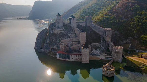 Fotografia Aerea Della Fortezza Golubac Situata Sul Lato Serbo Del — Foto Stock