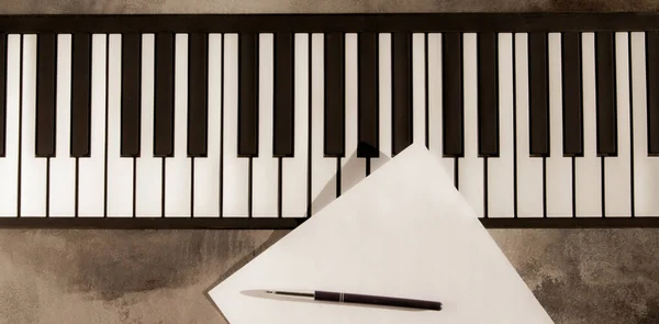 Piano Keyboard Pen Blank Paper Concept Composing Music Songs Creativity — Stock Photo, Image