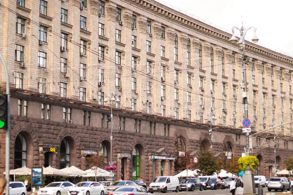 Kyiv Ukraine 2022年9月5日 ダウンタウンのクレシャトク通りにキエフ市議会議事堂 — ストック写真