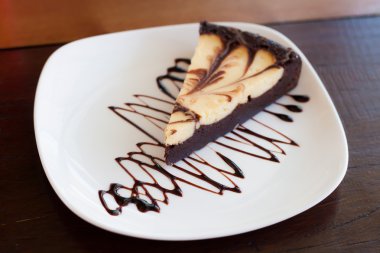 Brownie peynirli kek