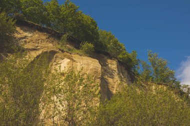 Kumdan duvar, kum kayalığı. Yüksek kalite fotoğraf. Yüksek kalite fotoğraf
