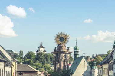 Slovakya 'nın Banska Stiavnica kentinin tarihi merkezi. Yüksek kalite fotoğraf