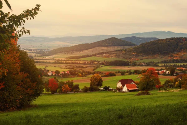 Hilly Venkovské Krajiny Podzimní Sezóně Kvalitní Fotografie — Stock fotografie