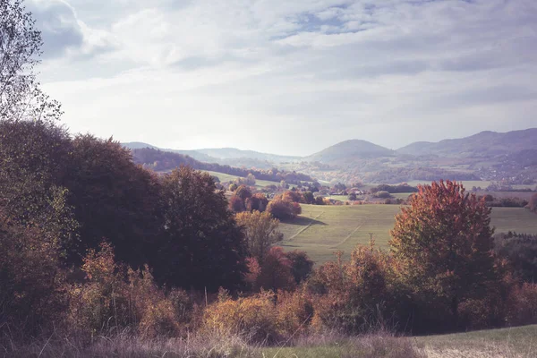 Landelijk Landschap Een Zonnige Dag Herfst Bergen Achtergrond Hoge Kwaliteit — Stockfoto