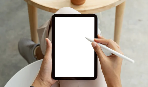 Usando Caneta Stylus Visualização Digital Primeira Pessoa Tablet — Fotografia de Stock
