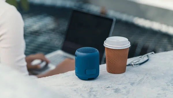 close-up wireless small speaker