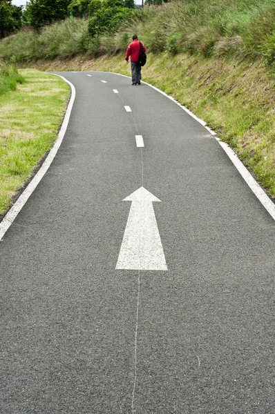 El hombre en el camino — Foto de Stock