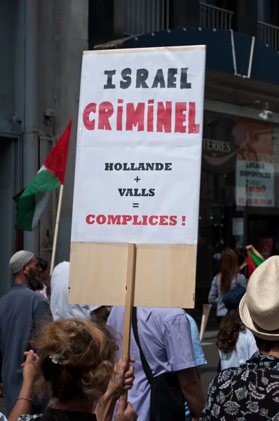 Mulhouse - Fransa - 2 Ağustos 2014 - İsrail ve Filistin arasında İsrail 'in Gazze' deki bombalanmasına karşı barış için gösteri — Stok fotoğraf