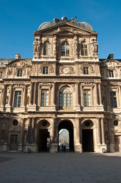 Louvren museum i Paris — Stockfoto