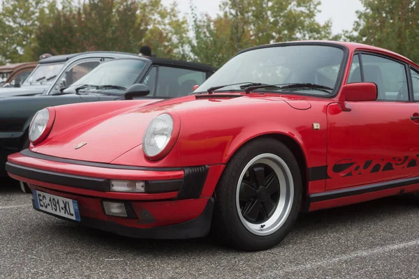 Mulhouse Frankrijk Oktober 2021 Vooraanzicht Rode Porsche 911 Carrera Geparkeerd — Stockfoto