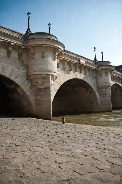 Nieuwe brug in Parijs — Stockfoto