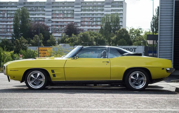 Mulhouse Franciaország 2021 Augusztus Profil Nézete Sárga Pontiac Firebird Cabtible — Stock Fotó