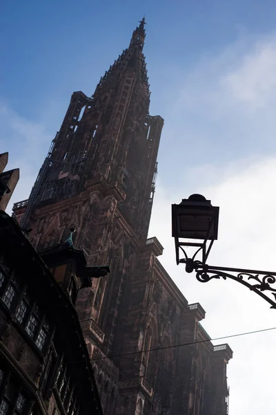 Nahaufnahme Einer Retro Straßenlaterne Auf Der Straße Straßburger Münster Hintergrund — Stockfoto
