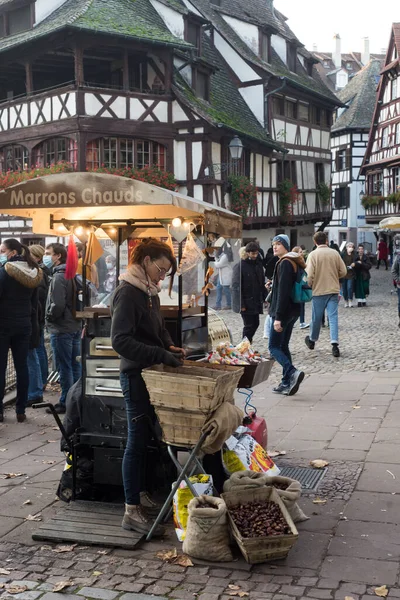 Straßburg Frankreich November 2021 Blick Auf Geröstete Kastanien Die Auf — Stockfoto