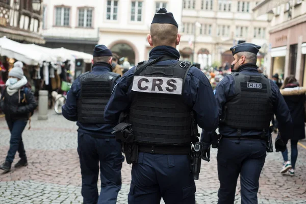 Strasbourg Novembre 2021 Portrait Arrière Policiers Français Patrouillant Dans Rue — Photo