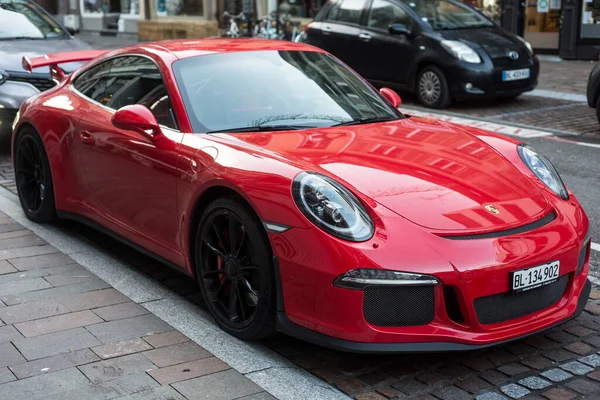 Mulhouse Francja Grudnia 2021 Widok Przodu Czerwonego Porsche 911 Zaparkowanego — Zdjęcie stockowe