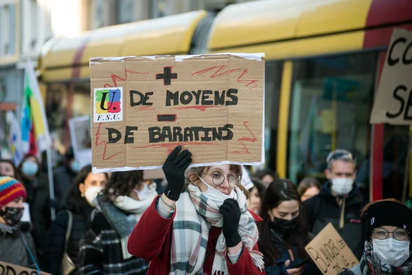 Mulhouse França Janeiro 2022 Pessoas Protestando Contra Protocolo Sanitário Com — Fotografia de Stock