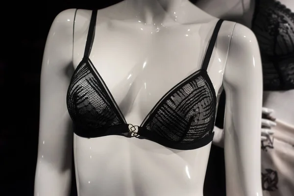 Primo Piano Del Reggiseno Nero Sul Manichino Uno Showroom Negozio — Foto Stock